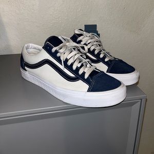 Vans size 10.5 Navy Blue / White